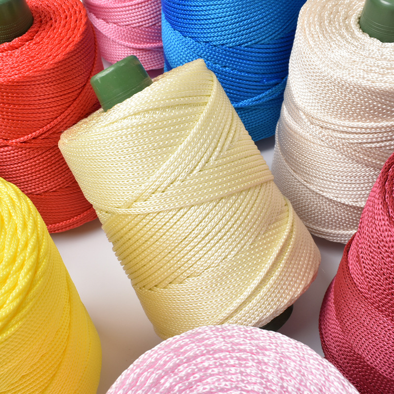 250gのアイスシルク糸。夏に最適な軽量素材で、手編みの帽子 - Craft Tools のレビューと価格